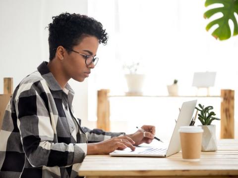 A student takes part in a virtual internship